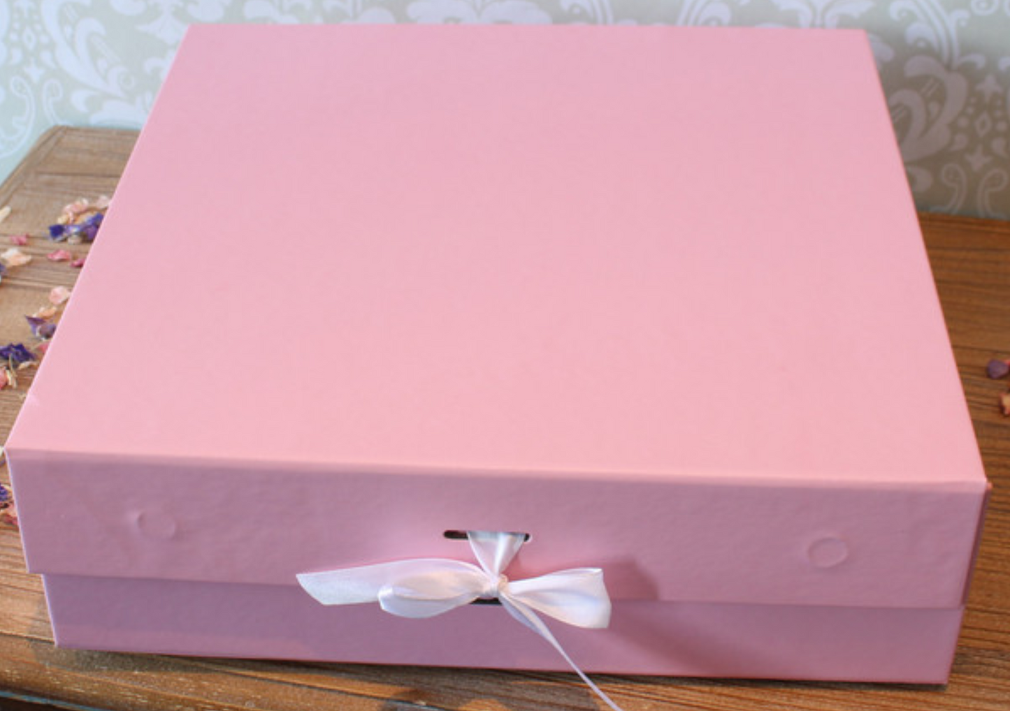 Holiday - Box With Ribbon