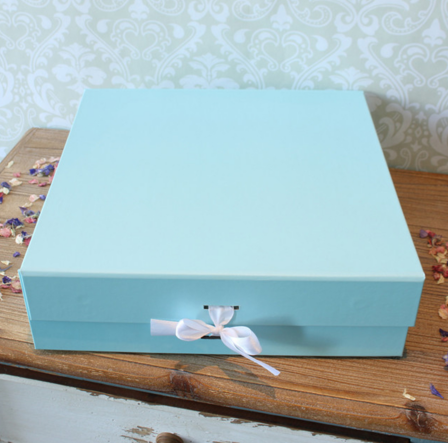 Holiday - Box With Ribbon